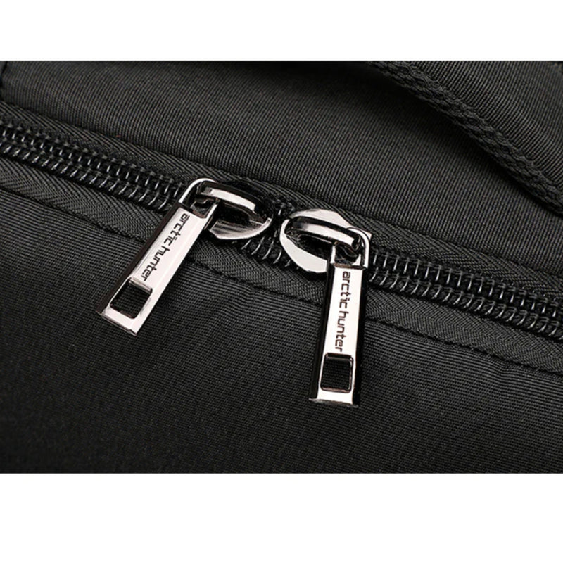 ARCTIC HUNTER B00345 Travel bag for 15.6" laptop back with USB port Water Resistant - Black
