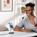 يوجرين شاحن لاسلكي سريع 2 في 1 مع حامل مغناطيسي وقاعدة شحن لأجهزة ايربودز مع دوران حر 360 درجة لأجهزة أيفون - 90668 